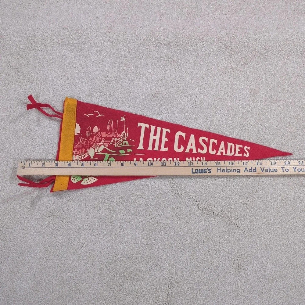 Red The Cascades Jackson Michigan MI Felt Pennant Vintage Travel Souvenir 40s 50